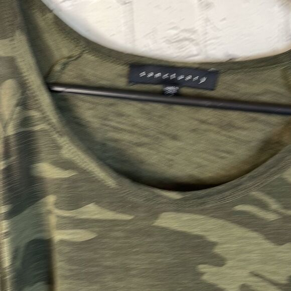 Sanctuary Women’s Camouflage Cold Shoulder Tshirt, Size Small - Picture 3 of 5